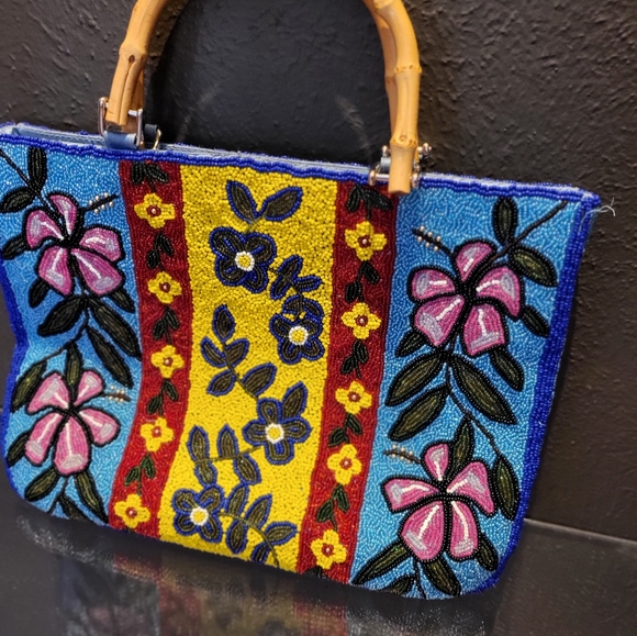 Handmade beaded tote with bamboo handles - Picture 2 of 8
